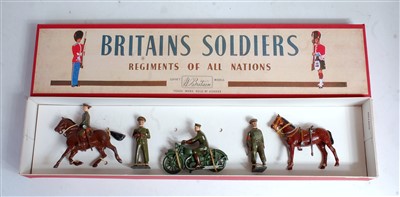 Lot 1276 - A Britains set No. 1907 British Army staff...