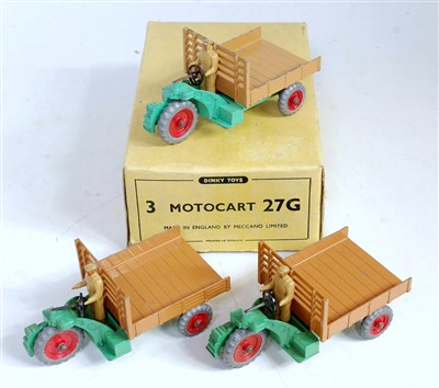 Lot 1910 - A Dinky Toys No. 27G trade box Motocart...