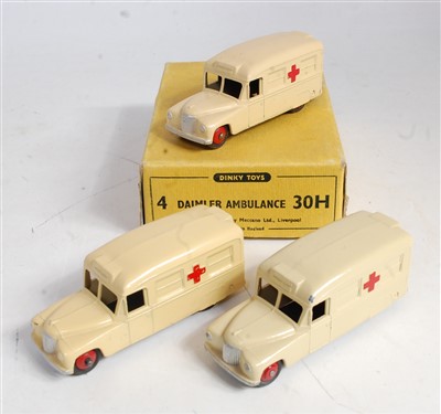 Lot 1915 - A Dinky Toys No. 30H Daimler Ambulance trade...