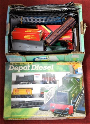 Lot 618 - Mixed Hornby Railways items, R700 Depot Diesel...