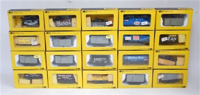 Lot 783 - 20 Trix trains wagons in yellow/black boxes...