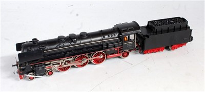 Lot 824 - A Marklin H0 Ref. No. F800 DB black 4-6-2...