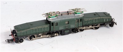 Lot 818 - A Marklin DB green crocodile electric...