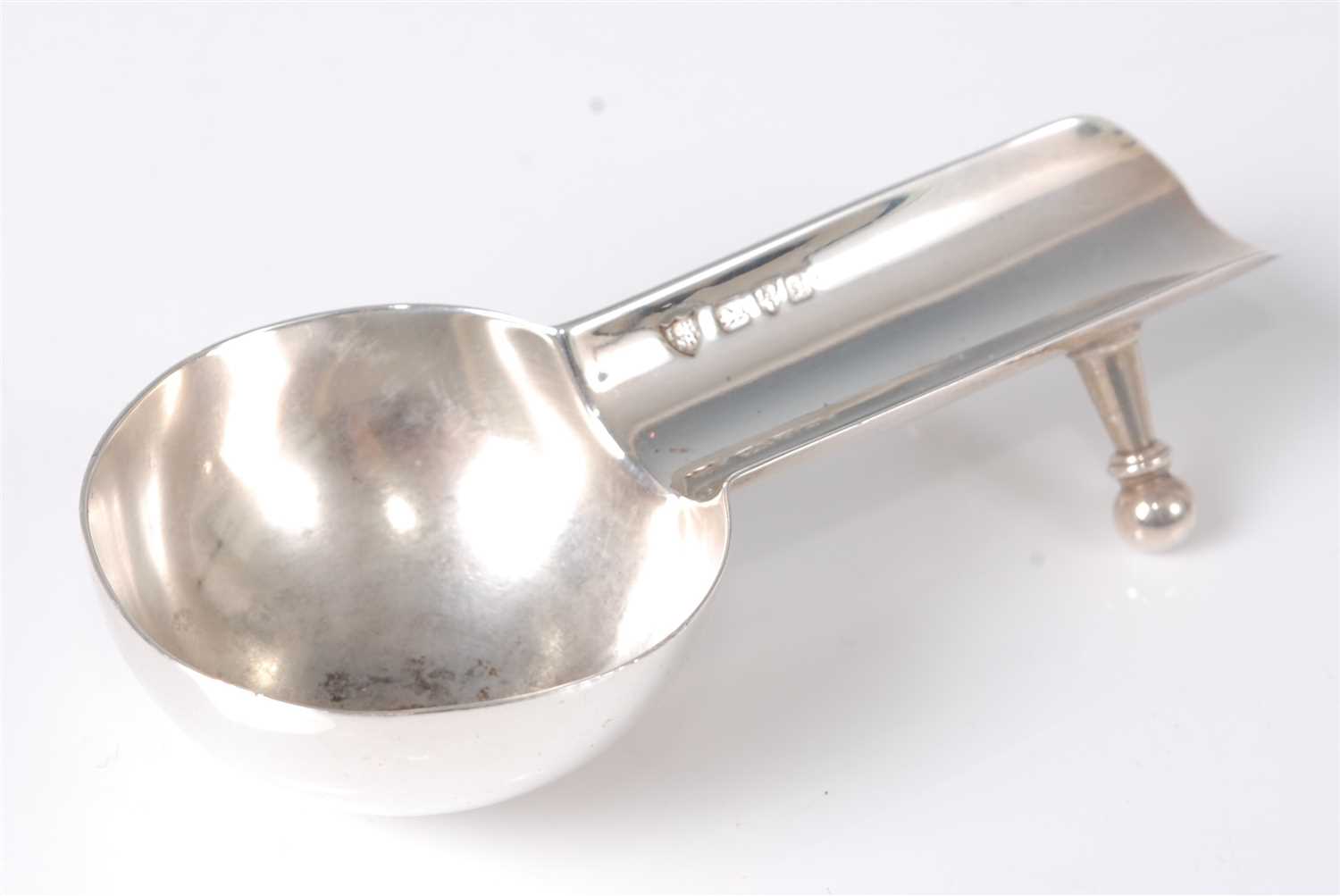 Lot 223 - An early 20th century silver novelty cigar...