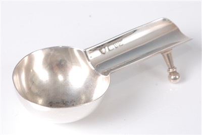 Lot 223 - An early 20th century silver novelty cigar...