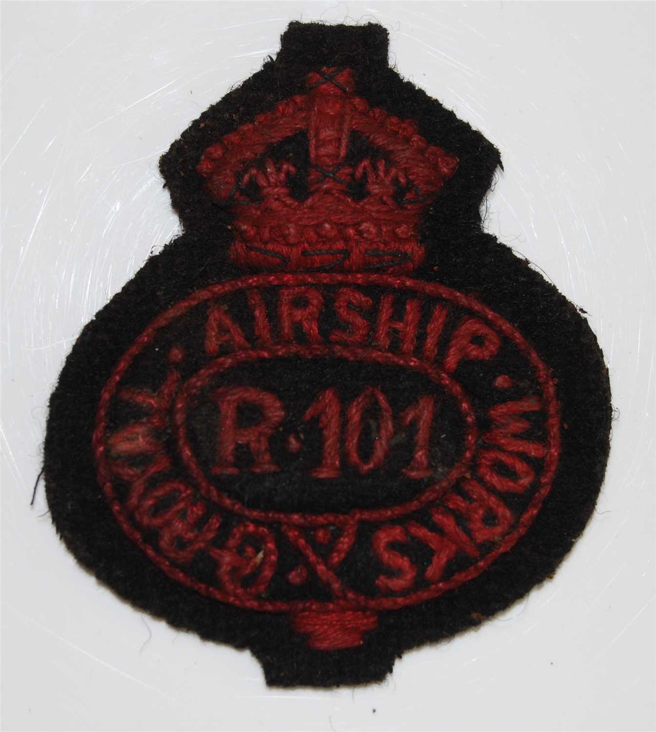 Lot 224 - A Royal Airship Works R101 cloth badge