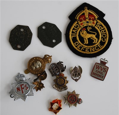 Lot 225 - A small collection of miscellaneous badges, to...