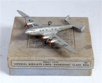 Lot 1945 - A Dinky Toys No. 62W Imperial Airways liner...