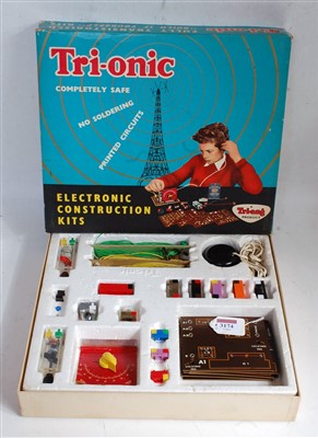 Lot 3174 - A Triang Tri-onic kit A/B electronic...