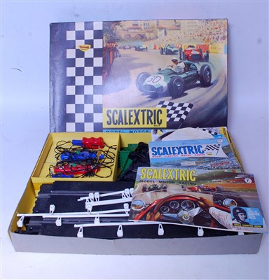 Lot 3176 - A collection of various Scalextric items to...