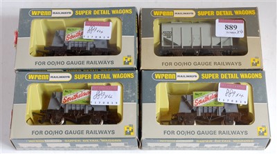 Lot 889 - 4 Wrenn wagons W4625 BR bulk and 3x 5006...