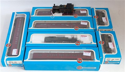 Lot 890 - Quantity of Airfix items in blue boxes, GWR...