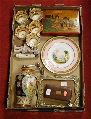 Lot 49 - A box of miscellaneous items to include a...