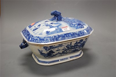 Lot 134 - A 19th century stoneware blue and white tureen...