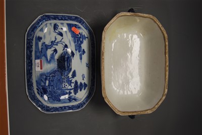 Lot 134 - A 19th century stoneware blue and white tureen...