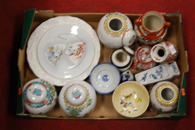 Lot 89 - A box of miscellaneous chinaware, to include...