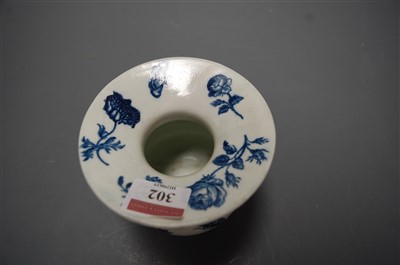 Lot 302 - An 18th century Worcester blue and white...