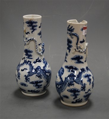Lot 311 - A pair of Chinese export blue and white vases,...
