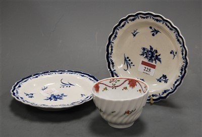 Lot 313 - An early 19th century New Hall porcelain tea...
