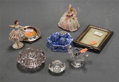 Lot 330 - A small collection of miscellaneous items, to...