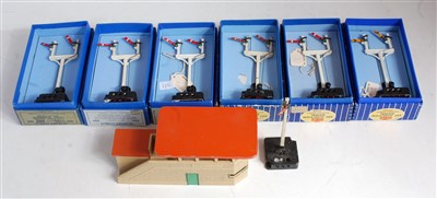 Lot 797 - Hornby Dublo electrically operated semaphore...