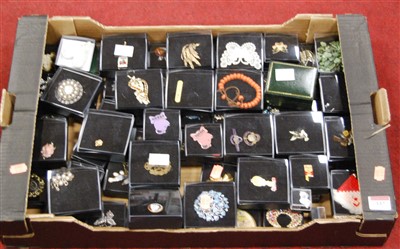 Lot 337 - A large collection of costume jewellery, lapel...