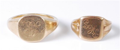 Lot 468 - A gent's 9ct gold signet ring, size Y;...