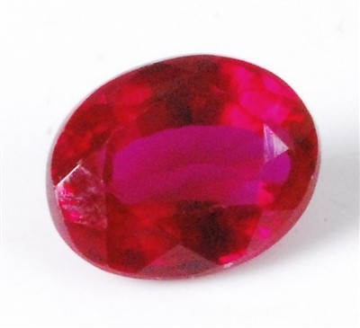 Lot 475 - A loose heat-treated natural ruby, of red...