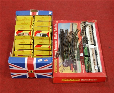 Lot 559 - A collection of boxed modern issue diecast toy...