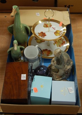 Lot 599 - A box of miscellaneous items to include a pair...