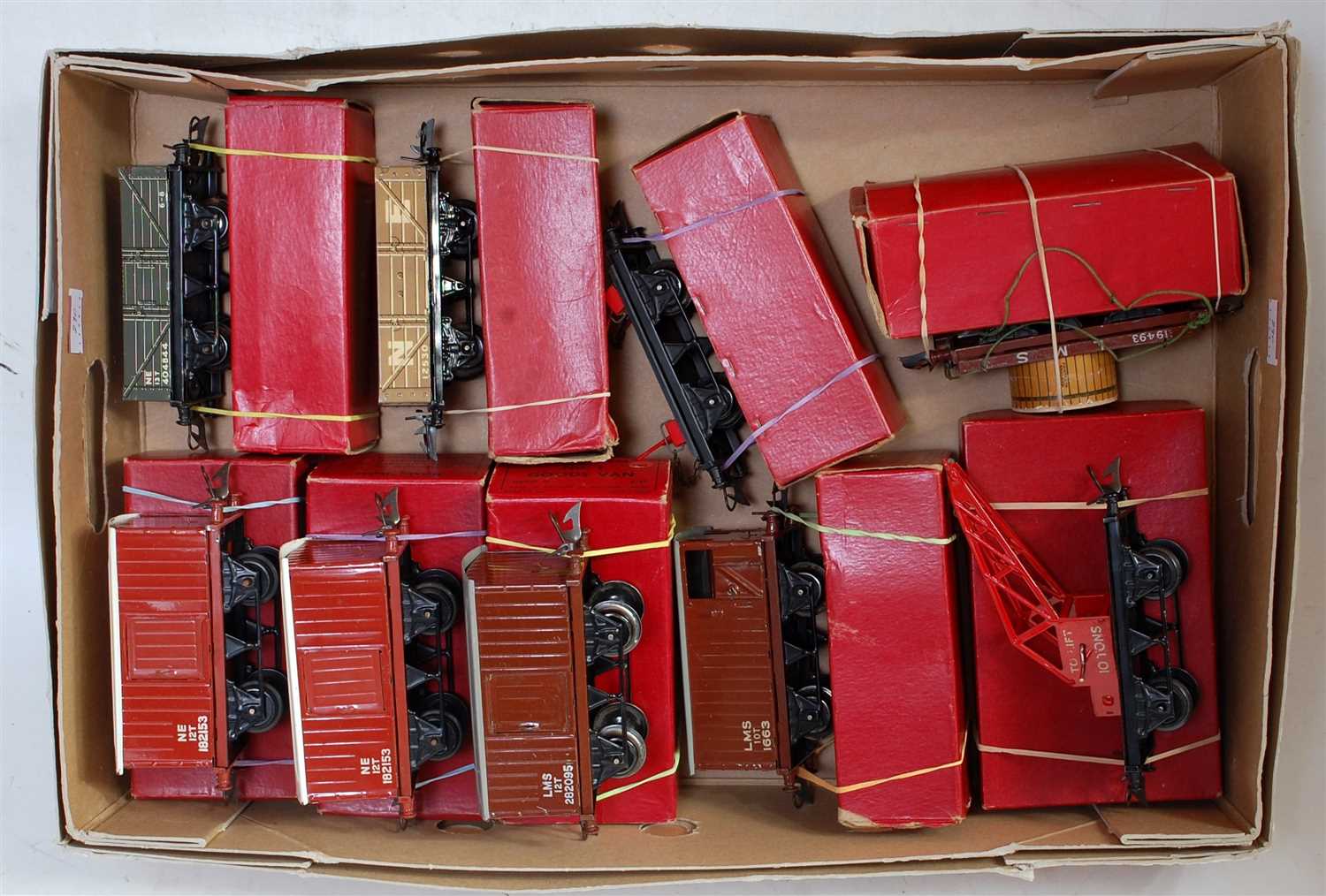 Lot 290 - Nine post war Hornby wagons (VG) some (E) all...