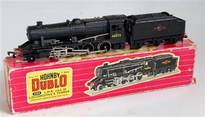 Lot 959 - Hornby Dublo 2224 8F 2-8-0 freight loco and...