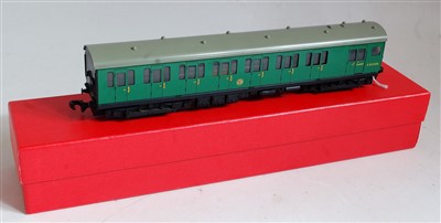 Lot 962 - Hornby Dublo 2250 EMU driving coach (no...