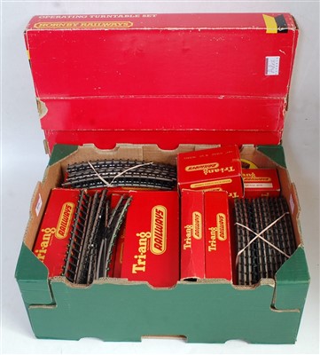 Lot 808 - Tray of mixed Triang series 3 track and points...