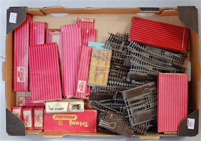 Lot 815 - Tray containing quantity of Hornby Dublo...