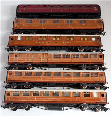 Lot 1019 - 6 Gresley coaches, 5x teak finish, 1x BR...