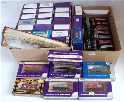 Lot 1020 - 35 PO wagons, some special issues, by Dapol,...