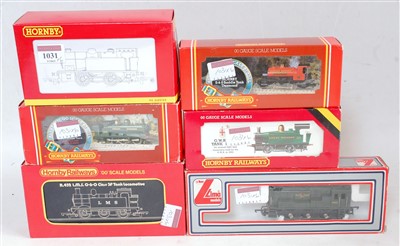 Lot 1032 - Hornby R150 LNER wartime black class B12...