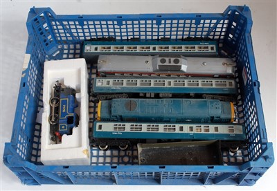 Lot 1033 - Tray of mixed Triang Hornby items BR blue...