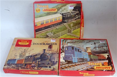 Lot 1025 - 3 Triang clockwork starter train sets RS43,...