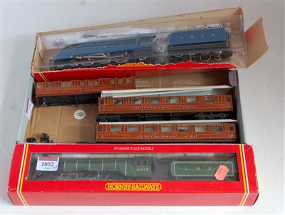 Lot 1052 - A mixed lot of LNER interest, a Hornby R398...