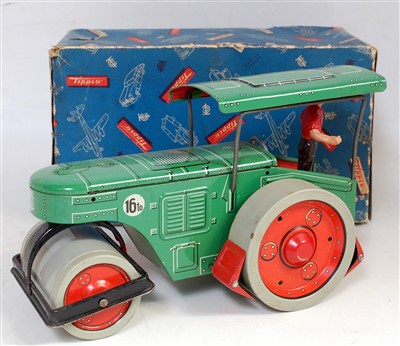 Lot 3204 - A Tipp Co tinplate and clockwork model of a 16...