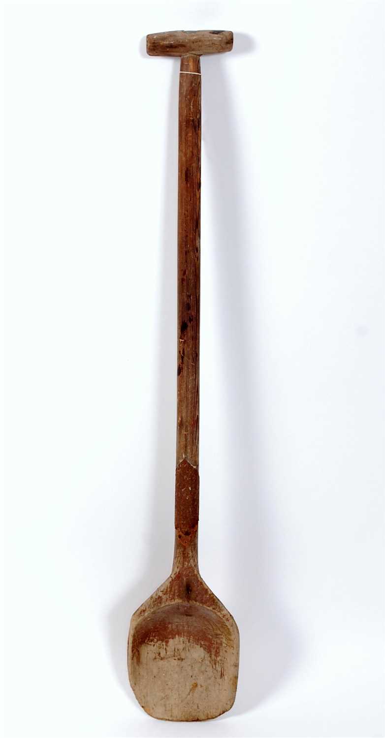 Lot 47 - A Great Northern Railway grain spade incised GNR