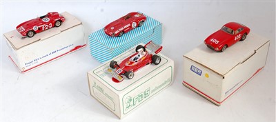 Lot 1536 - Four various boxed factory built and kit built...