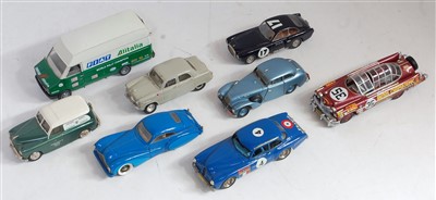 Lot 1542 - Eight various resin and white metal kit built...