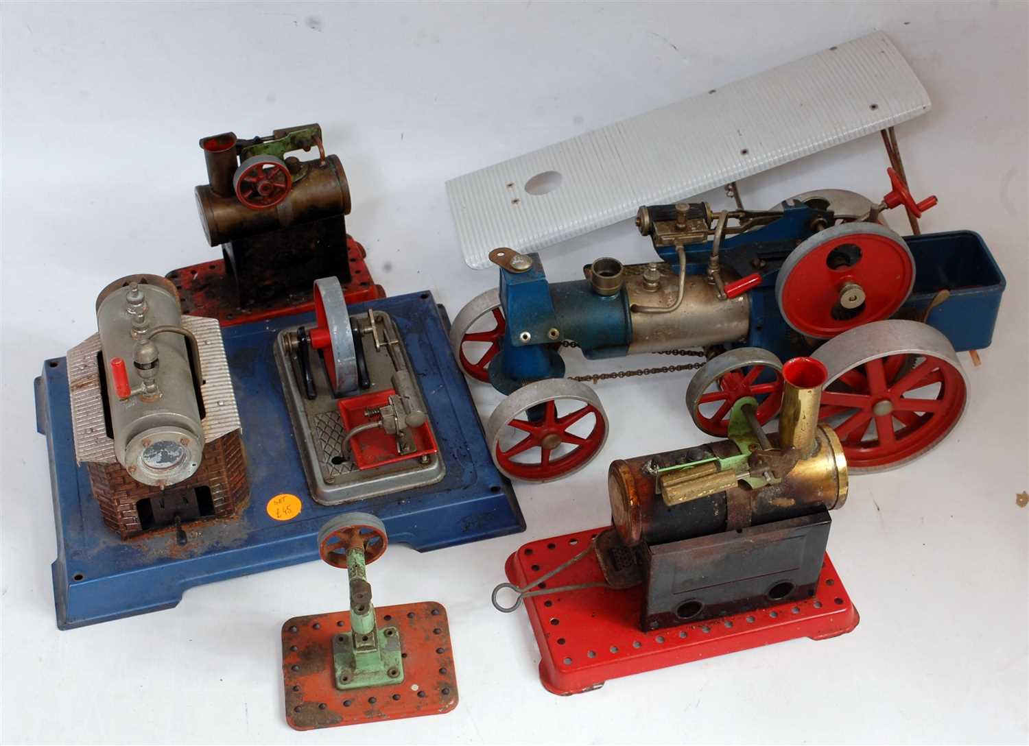 Lot 126 - A collection of various live steam stationary...