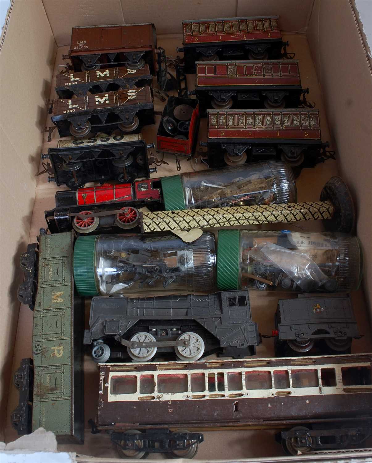 Lot 265 - Large tray of "0" gauge, all playworn assorted...