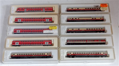 Lot 1057 - 10 various livery DB Z gauge coaches including...