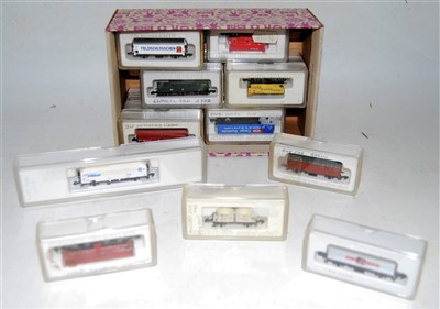 Lot 1061 - Selection of Z gauge four wheel wagons, total...