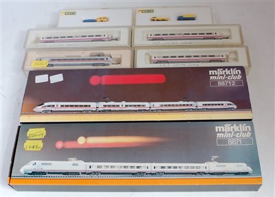 Lot 1079 - Marklin Z gauge 8871, 88712 and 4 additional...